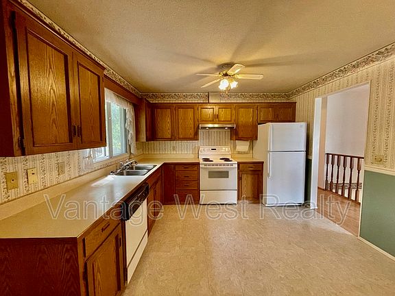 5th image of 651 Hardie Ct