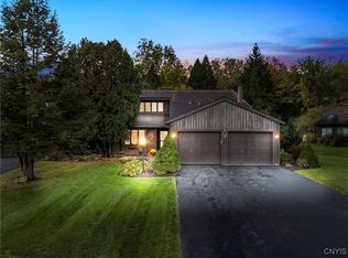 9 Jarvis Dr, Manlius, NY 13104