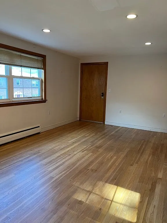 1 bed, 609 sqft, $1,900 — Photo 2