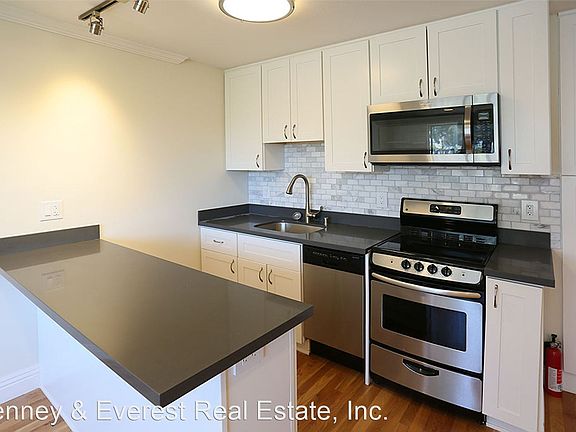 4th image of 39 Fair Ave #302