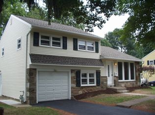 987 Birch Rd, Warminster, PA 18974