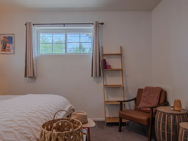 7043 E Moreland St — Photo 16
