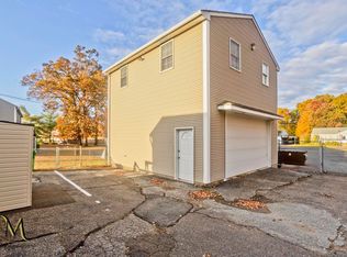 1692 Memorial Dr, Chicopee, MA 01020
