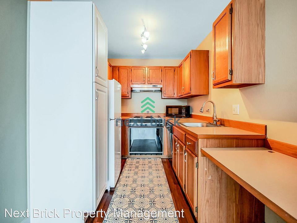 1st image of 13957 NE 60th Way #132