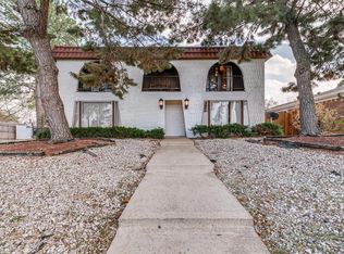 809 Overhill Ct, Hurst, TX 76053