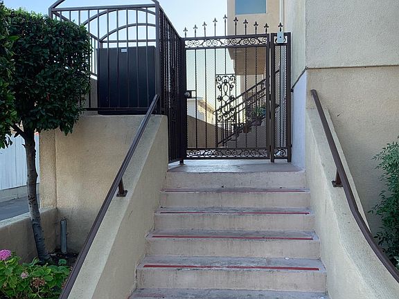 3rd image of 11630 Hamlin St APT 4