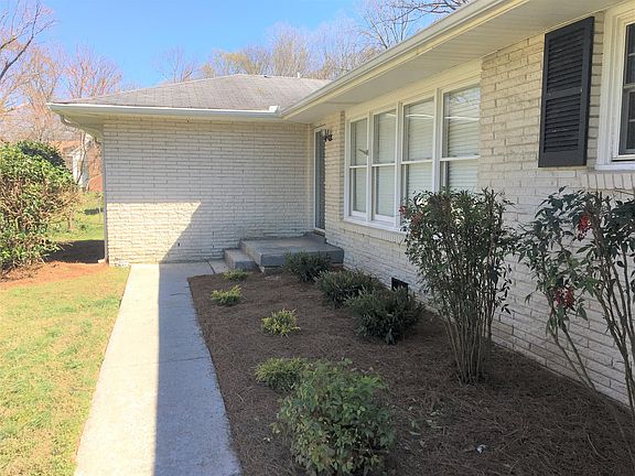 2nd image of 111 Gwynne St