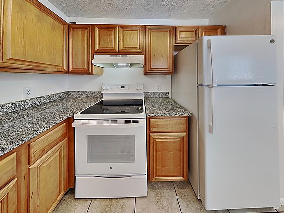 3rd image of 2321 Oak Park Way #104