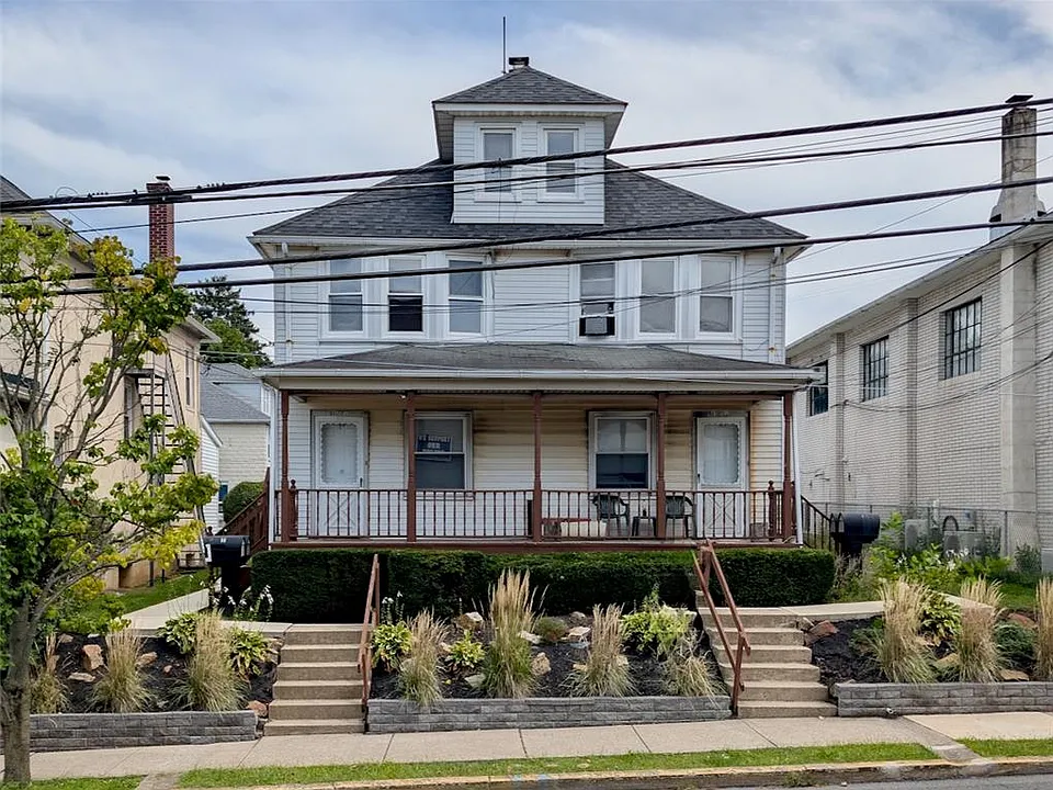 1085 Main St #2
