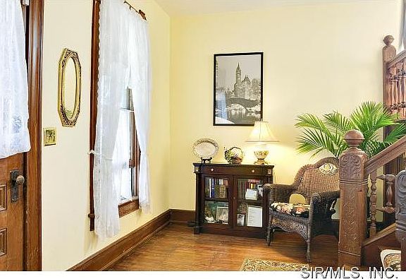 4th image of 816 Grove St