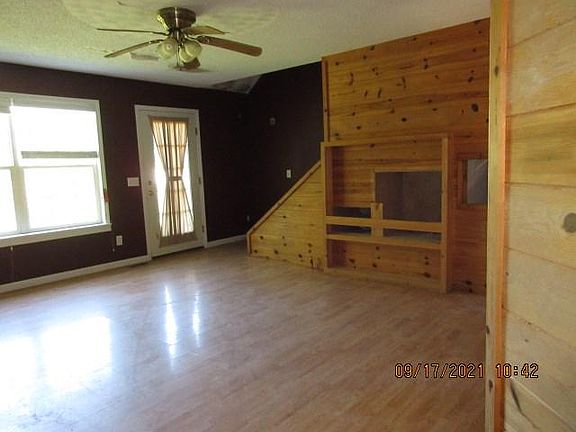 5th image of 200 Stanley Ln