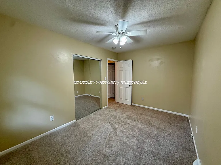 1100 NE Columbus St — Photo 13
