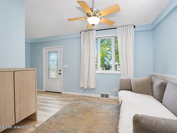 3rd image of 600 Yetman Ave