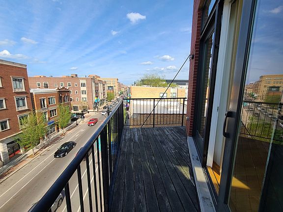 5th image of 1449 W Fullerton Ave APT 3