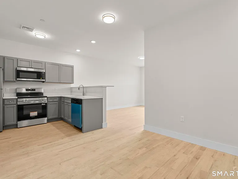 113 Canal St W #302 — Photo 27