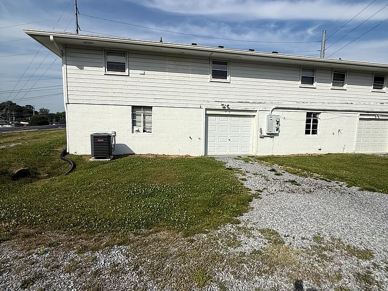 204 Gregory Ave #A — Photo 12