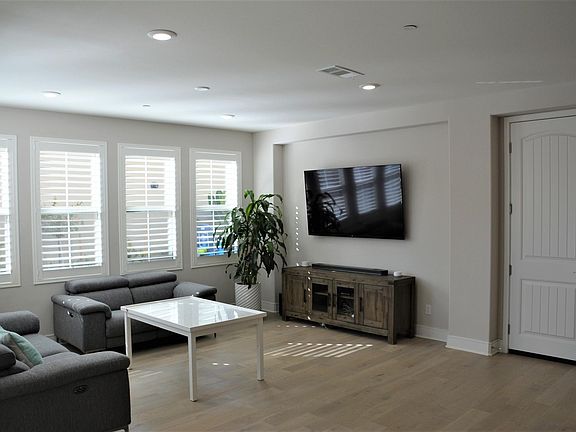 4th image of 6686 Kenmar Way