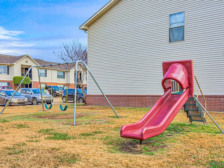 Parkridge Apartments — Photo 35