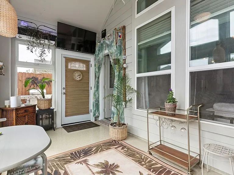 8045 Arezzo Dr — Photo 21