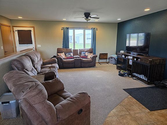 3rd image of 507 W 14th St