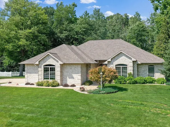 1184 Pleasant Valley Dr, Hobart, WI 54155