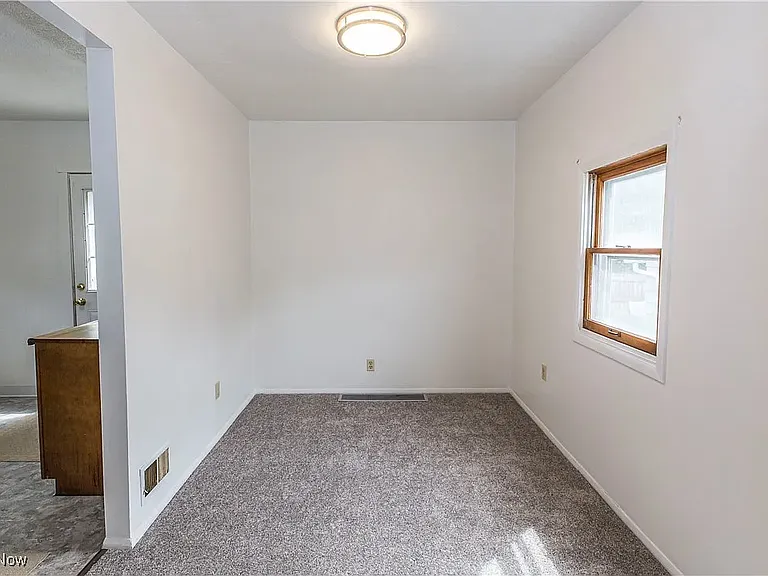 917 Clay St — Photo 8