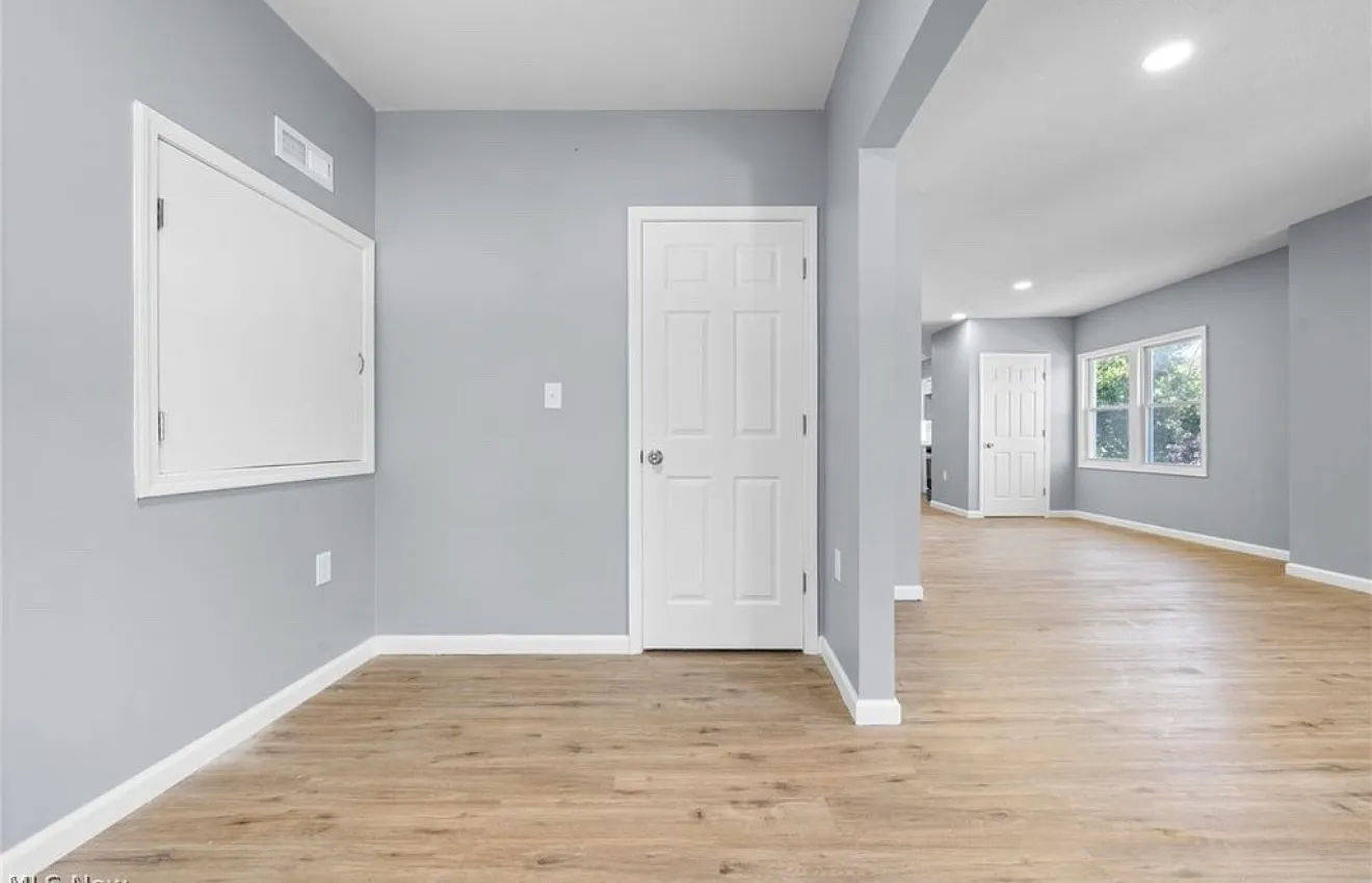 5 bed, 1.5 bath, $1,950 — Photo 1