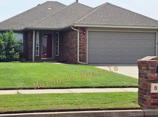 612 S Castle Ridge Ln, Mustang, OK 73064