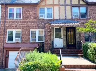 1824 Summerfield St, Ridgewood, NY 11385