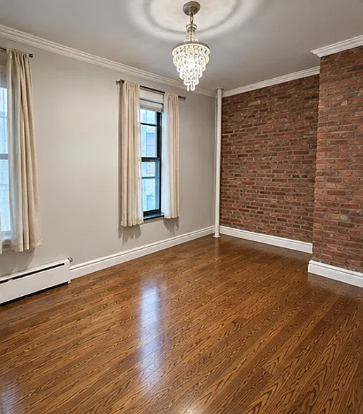 340 East 18th Street — Photo 1