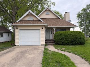1320 W 2nd St, Rock Falls, IL 61071