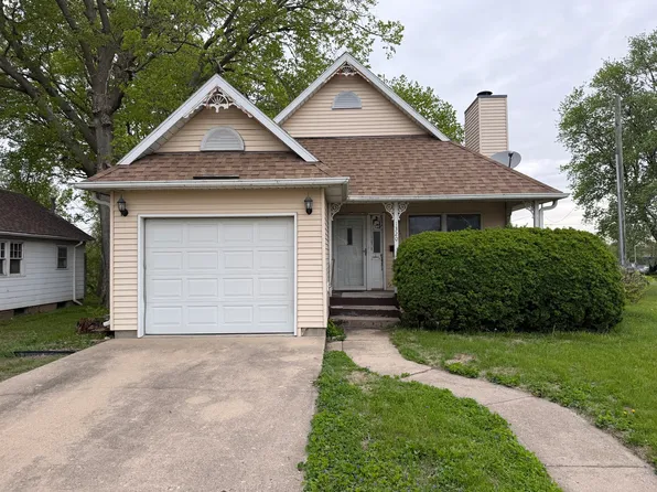 1320 W 2nd St, Rock Falls, IL 61071