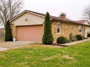 3941 E Clover St, Columbus, IN 47203