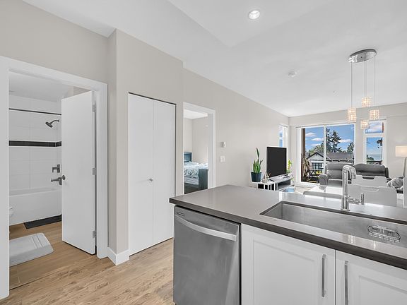 2nd image of 963 Charland Ave #2201