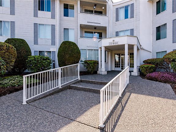 3rd image of 32950 Amicus Pl #107