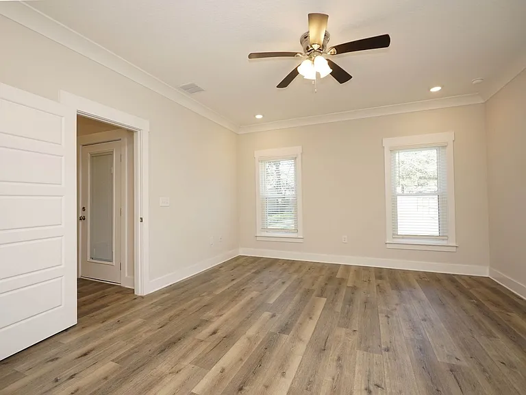 1568 Pine St — Photo 17