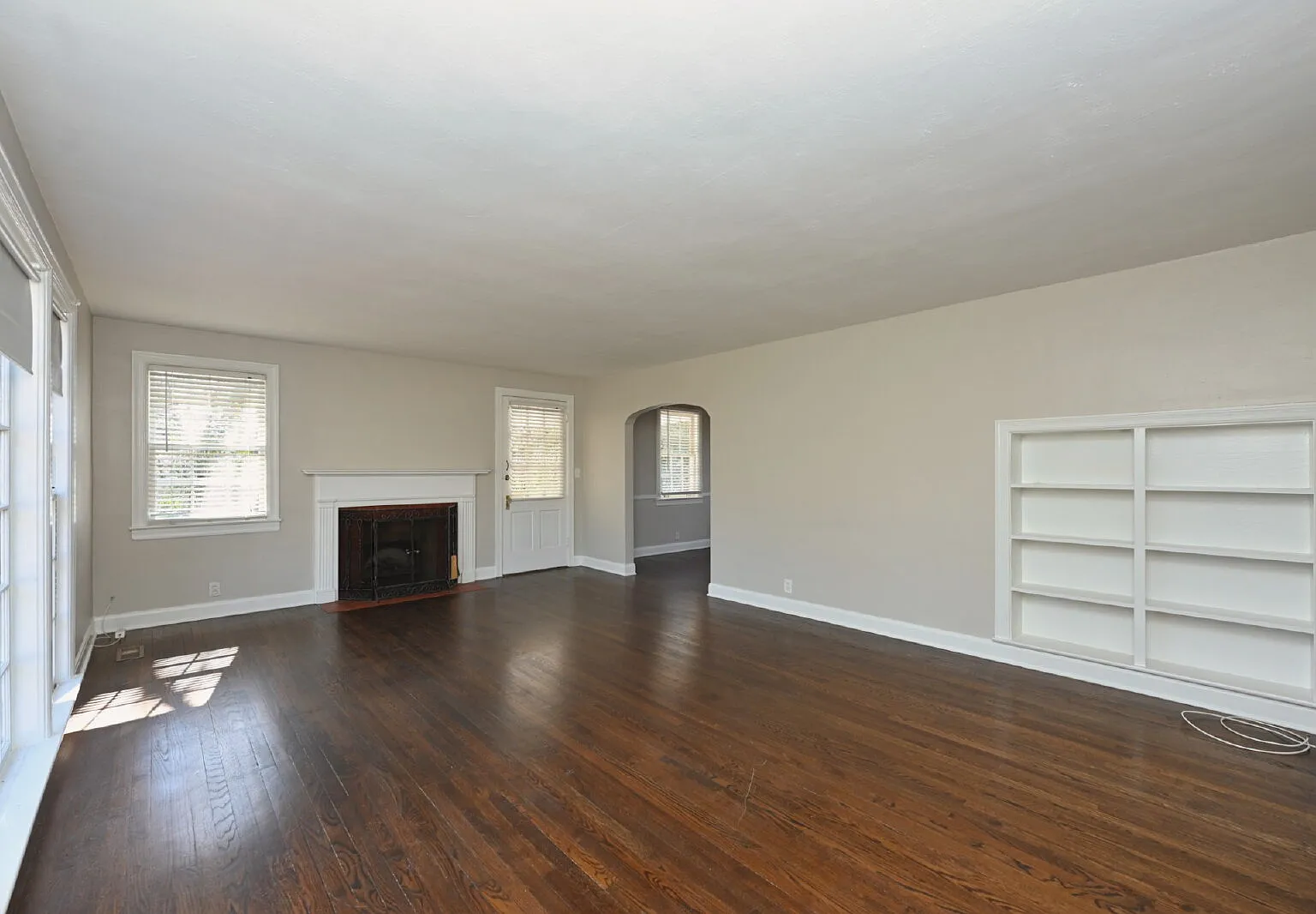 4 bed, 2.5 bath, 2934 sqft, $2,995 — Photo 4