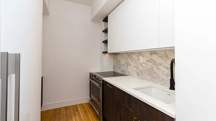 Rented by Nooklyn NYC LLC | media 17
