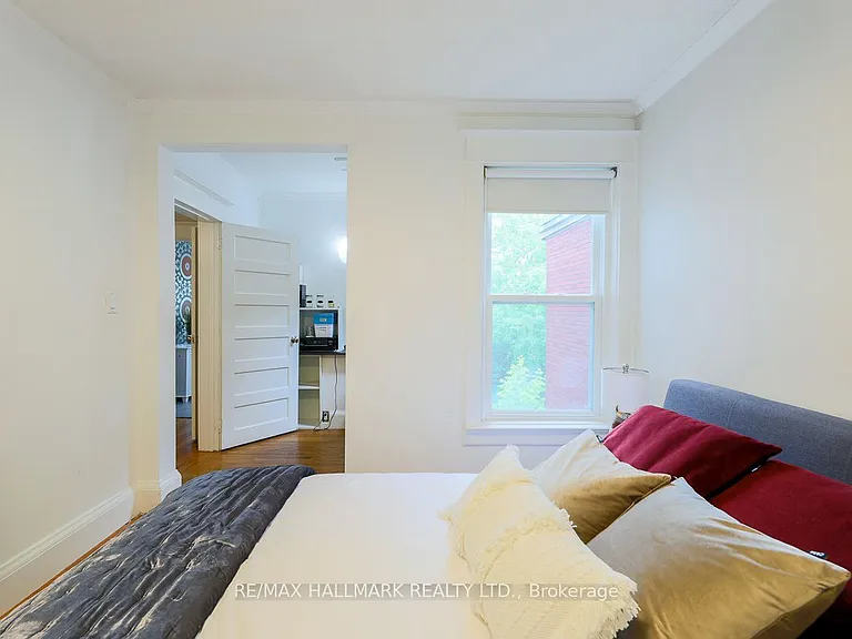 35 Dingwall Ave — Photo 17