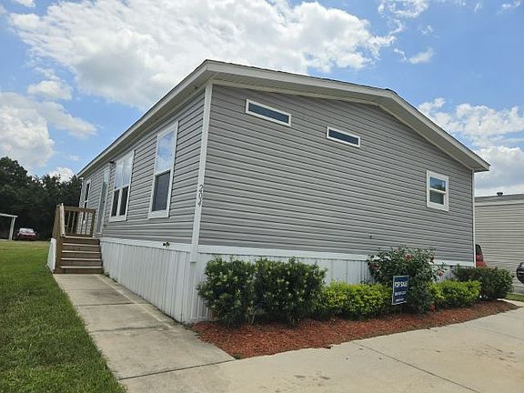 4th image of 1123 Walt Williams Rd #204