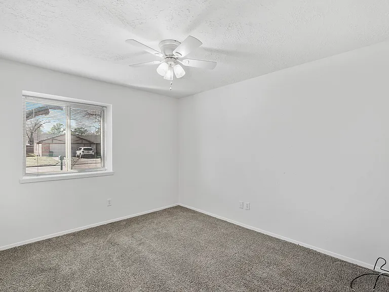 15226 Flamingo Park — Photo 4