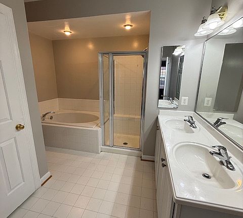 4th image of 5653 Harrington Falls Ln Unit G