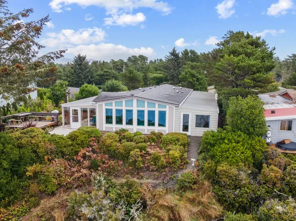 1601 Rhododendron Dr Space 557, Florence, OR 97439