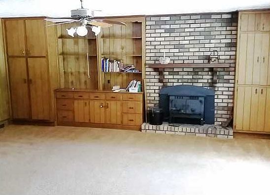 4th image of 3124 Esther Dr