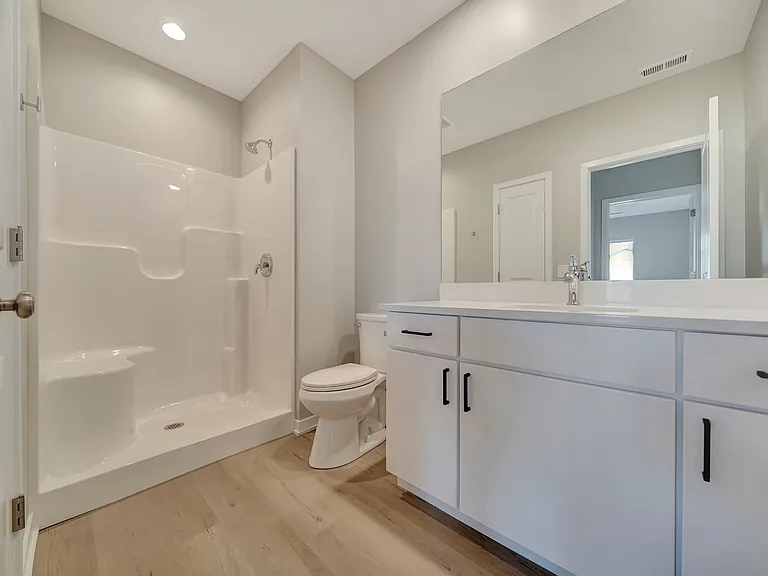 8926 S 42nd St — Photo 45