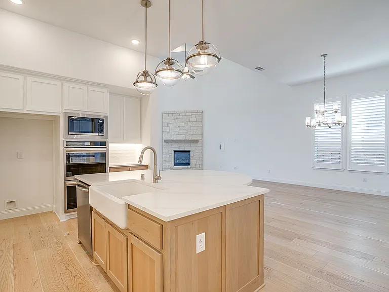 14328 Capridge Rd — Photo 6