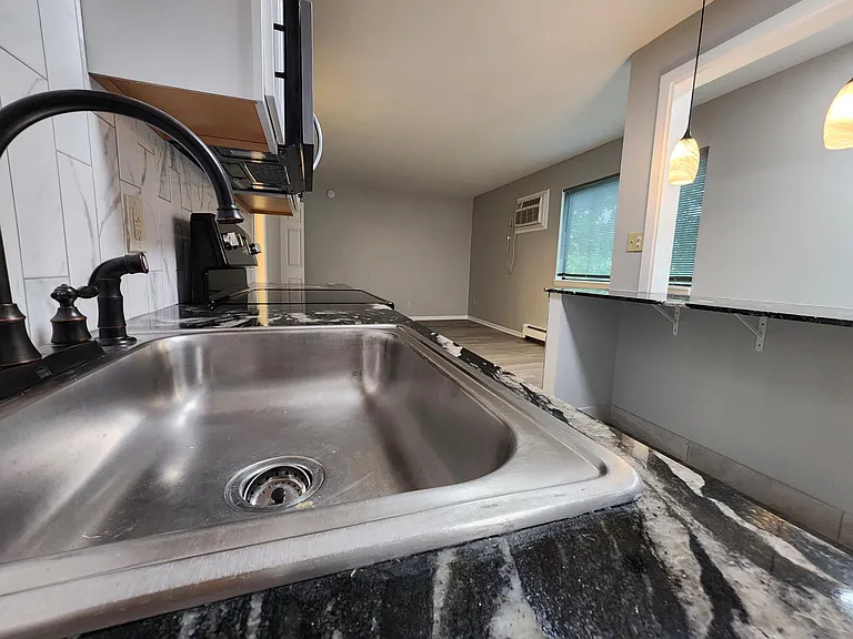 105 Herkimer St #17 — Photo 8