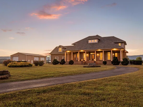 8299 E Valley Rd, Dunlap, TN 37327
