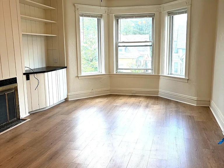 714 Summerlea St #6 — Photo 2