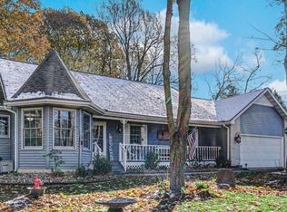 1302 Bartz Rd, Valparaiso, IN 46383